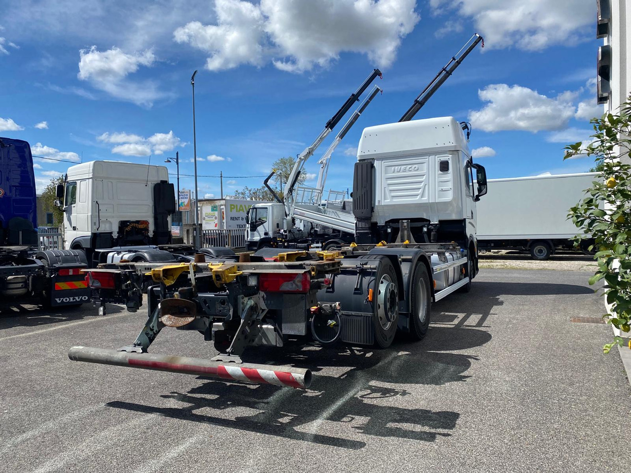 IVECO S-WAY AS260S48 - משאית עם שלדת תא: תמונה 4 IVECO S-WAY AS260S48 - משאית עם שלדת תא: תמונה 4