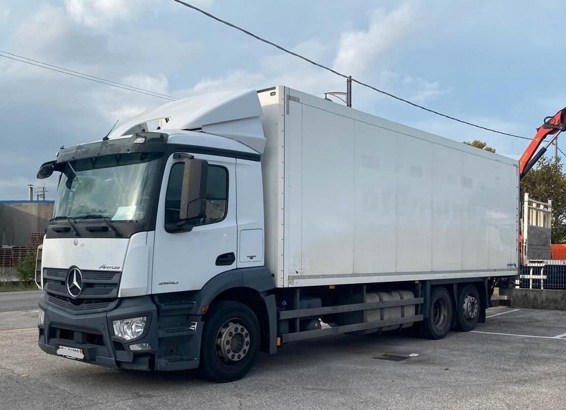 MERCEDES ANTOS 25.40 CASSONE ISOTERMICO FRIGO - משאית איזותרמית: תמונה 1 MERCEDES ANTOS 25.40 CASSONE ISOTERMICO FRIGO - משאית איזותרמית: תמונה 1