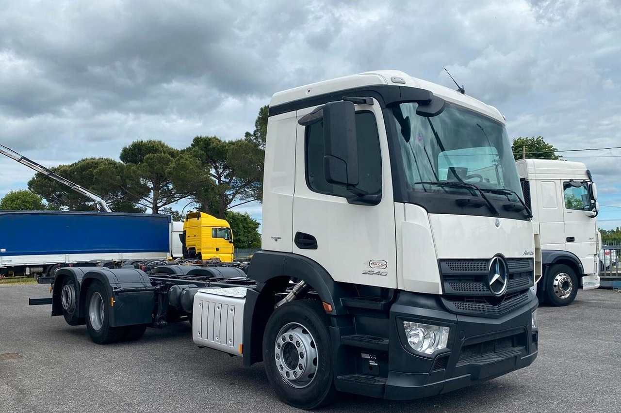 MERCEDES ANTOS 25.40 MOTRICE 3 ASSI TELAIO - משאית עם שלדת תא: תמונה 3 MERCEDES ANTOS 25.40 MOTRICE 3 ASSI TELAIO - משאית עם שלדת תא: תמונה 3
