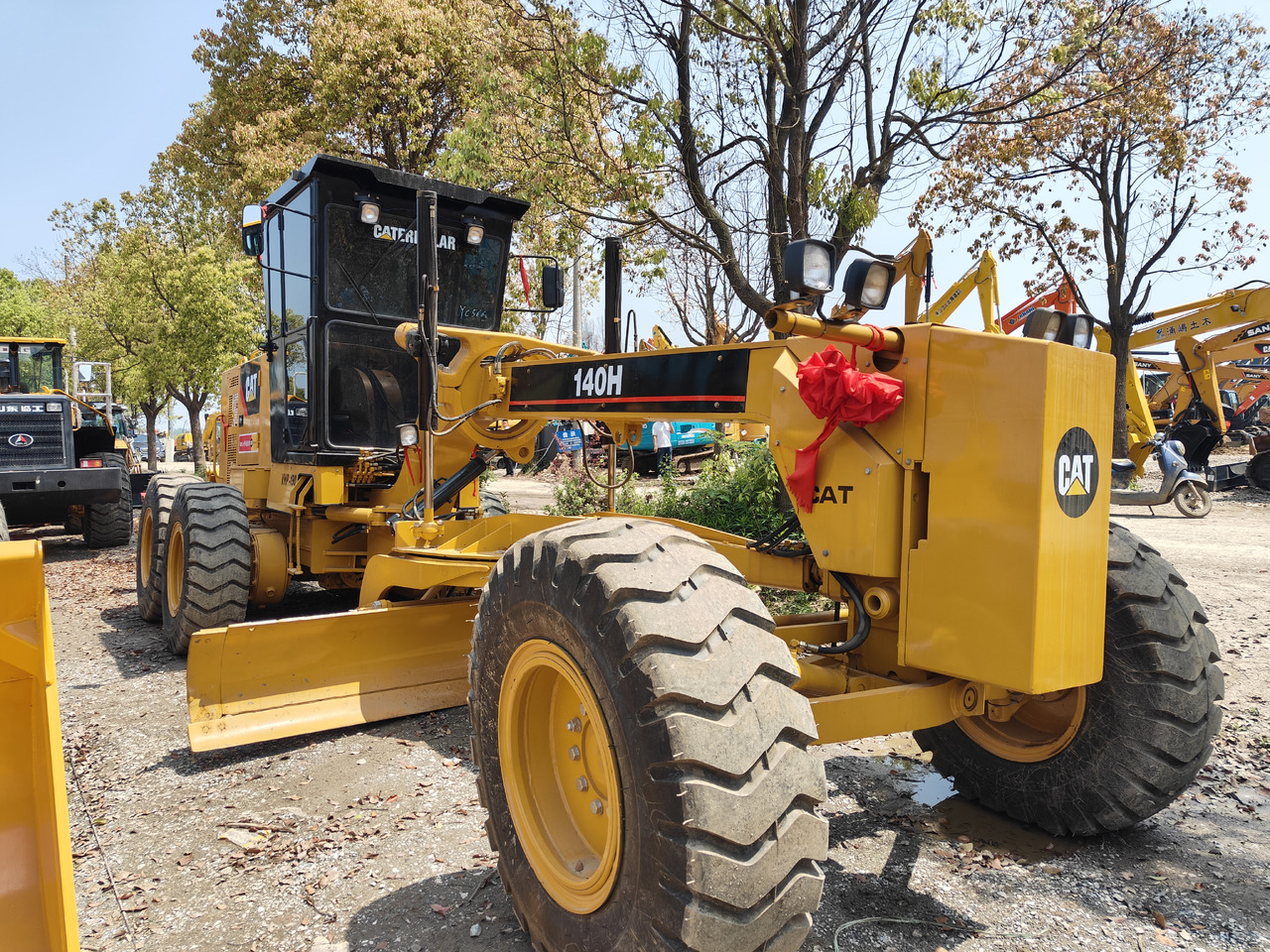CATERPILLAR 140H construction machine good price in stock - מפלסת: תמונה 2 CATERPILLAR 140H construction machine good price in stock - מפלסת: תמונה 2