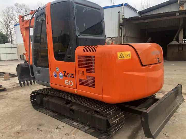 Cheap Price Hitachi ZX60 Used Excavator for Sale Used 6 Tons Hitachi Mini Excavator with Good Performance - מחפר: תמונה 2 Cheap Price Hitachi ZX60 Used Excavator for Sale Used 6 Tons Hitachi Mini Excavator with Good Performance - מחפר: תמונה 2