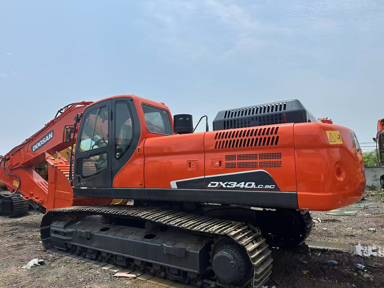 DOOSAN dx340 low working hours good price in stock for sale - מחפר סורק: תמונה 1 DOOSAN dx340 low working hours good price in stock for sale - מחפר סורק: תמונה 1