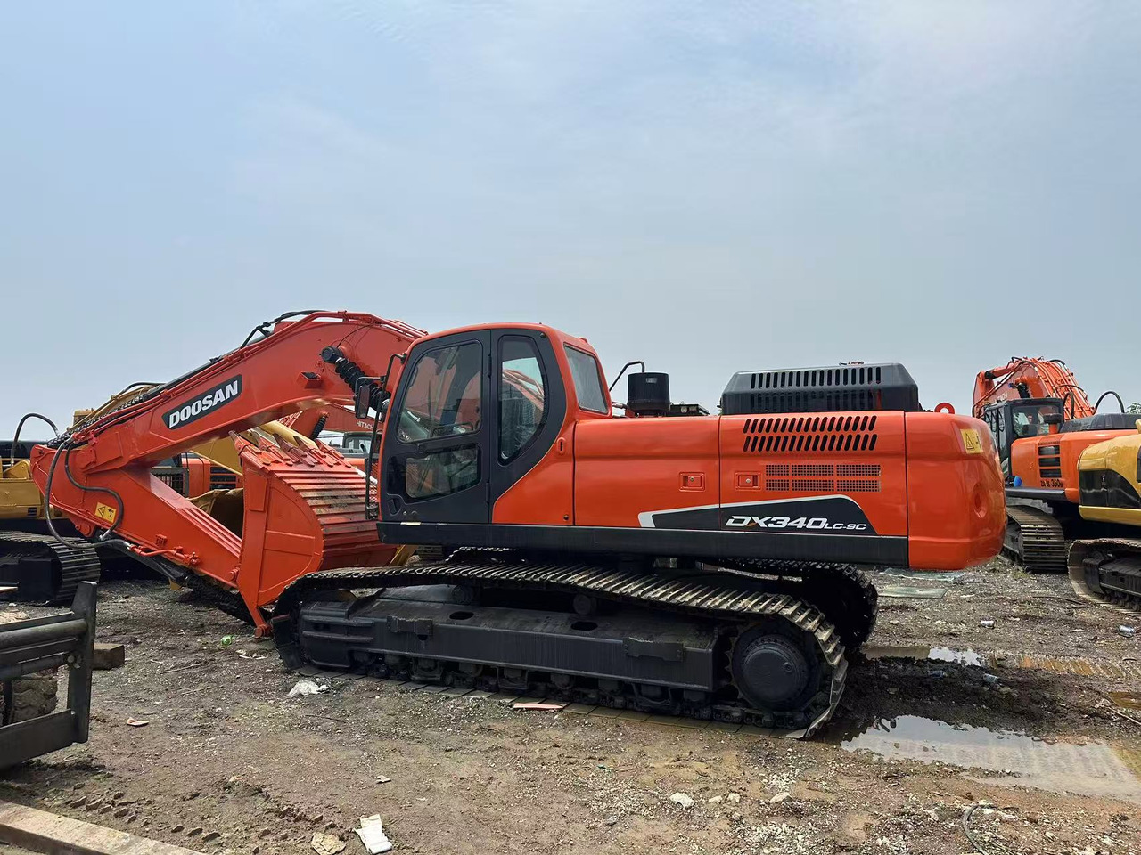 DOOSAN dx340 low working hours good price in stock for sale - מחפר סורק: תמונה 2 DOOSAN dx340 low working hours good price in stock for sale - מחפר סורק: תמונה 2