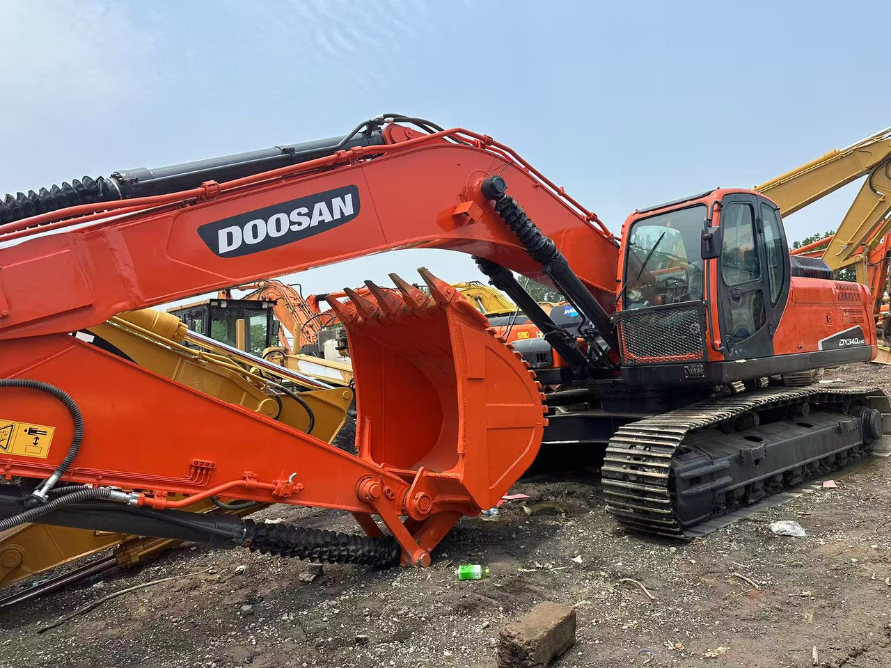 DOOSAN dx340 low working hours good price in stock for sale - מחפר סורק: תמונה 4 DOOSAN dx340 low working hours good price in stock for sale - מחפר סורק: תמונה 4