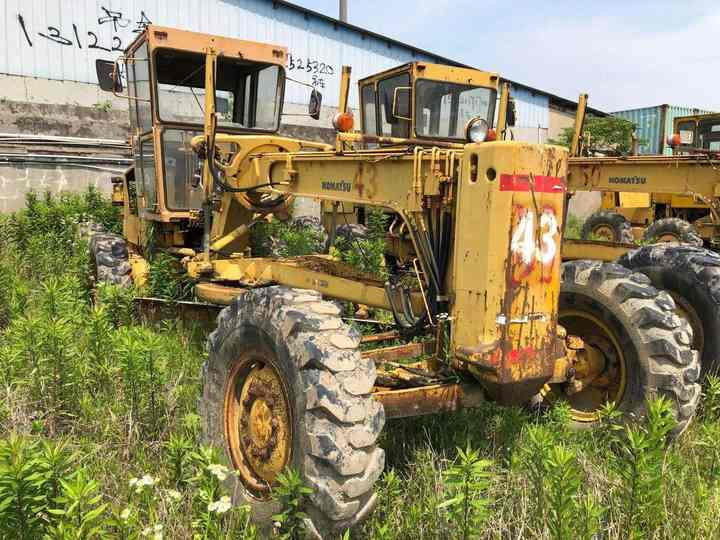 הַחכָּרָה  Japan Komatsu GD511 Motor Grader Cheap Price Komatsu Road Grader GD511 Good Condition in China Japan Komatsu GD511 Motor Grader Cheap Price Komatsu Road Grader GD511 Good Condition in China: תמונה 6