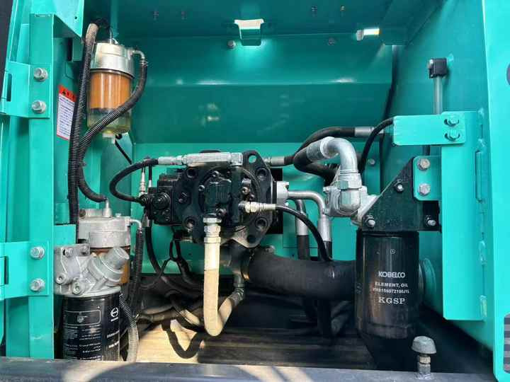 New Arrival Kobelco Sk200D 20tons Crawler Excavator for Sale 90% Brand New Kobelco Sk140 200 350 Digger in Stock - מחפר סורק: תמונה 5 New Arrival Kobelco Sk200D 20tons Crawler Excavator for Sale 90% Brand New Kobelco Sk140 200 350 Digger in Stock - מחפר סורק: תמונה 5