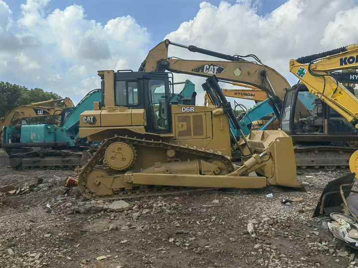 Original Japan Brand Cat D6r Bulldozer in Stock High Quality Cat D5 D6 D7 D10 Bulldozer for Sale - דחפור: תמונה 2 Original Japan Brand Cat D6r Bulldozer in Stock High Quality Cat D5 D6 D7 D10 Bulldozer for Sale - דחפור: תמונה 2