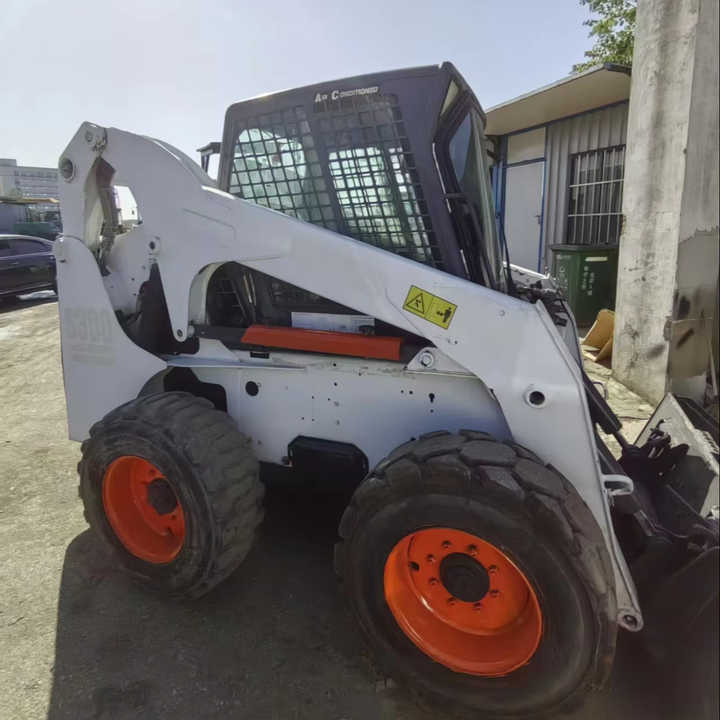 Second Hand Bobcat S300 Skid Steer Loader High Quality Cheap 95% New Used Mini Bobcati Bobcate S300 - מעמיס היגוי החלקה: תמונה 1 Second Hand Bobcat S300 Skid Steer Loader High Quality Cheap 95% New Used Mini Bobcati Bobcate S300 - מעמיס היגוי החלקה: תמונה 1