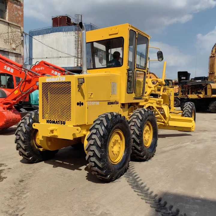 USED Komatsu GD511 Grader with Good Condition for Sale - מפלסת: תמונה 5 USED Komatsu GD511 Grader with Good Condition for Sale - מפלסת: תמונה 5