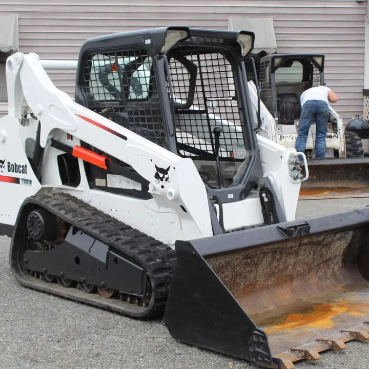 Used Bobcat T590 UsedSkid Steer Loader with Good Condition for Sale S160 S300 S185 S330 - מעמיס היגוי החלקה: תמונה 1 Used Bobcat T590 UsedSkid Steer Loader with Good Condition for Sale S160 S300 S185 S330 - מעמיס היגוי החלקה: תמונה 1