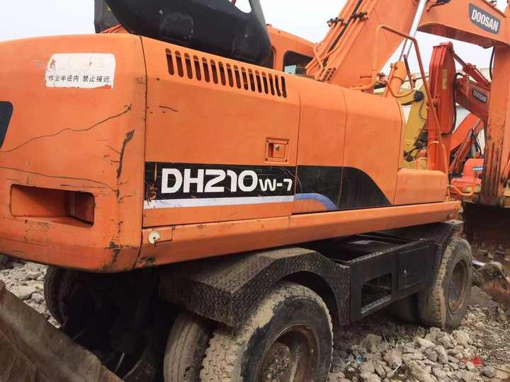 Used Digger Doosan Dh210w-7 Construction Machinery Construction Digger Used Doosan Dh210w-7 Cheap Excavator - מחפר גלגלים: תמונה 5 Used Digger Doosan Dh210w-7 Construction Machinery Construction Digger Used Doosan Dh210w-7 Cheap Excavator - מחפר גלגלים: תמונה 5