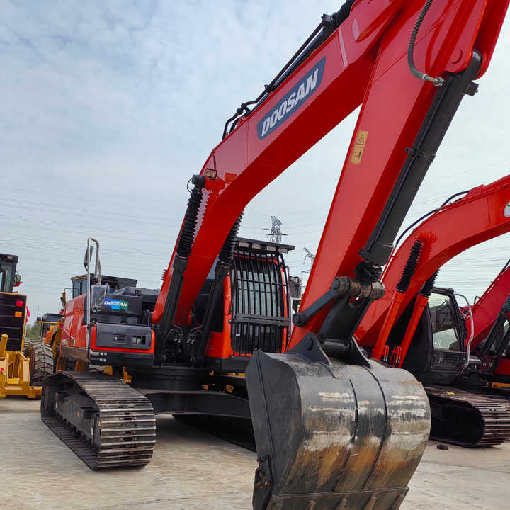 Used Doosan DX225LC-9C Hydraulic Excavator 25 Ton Doosan Dx225 Crawler Excavator with Excellent Performance Low Price for Sale - מחפר: תמונה 1 Used Doosan DX225LC-9C Hydraulic Excavator 25 Ton Doosan Dx225 Crawler Excavator with Excellent Performance Low Price for Sale - מחפר: תמונה 1