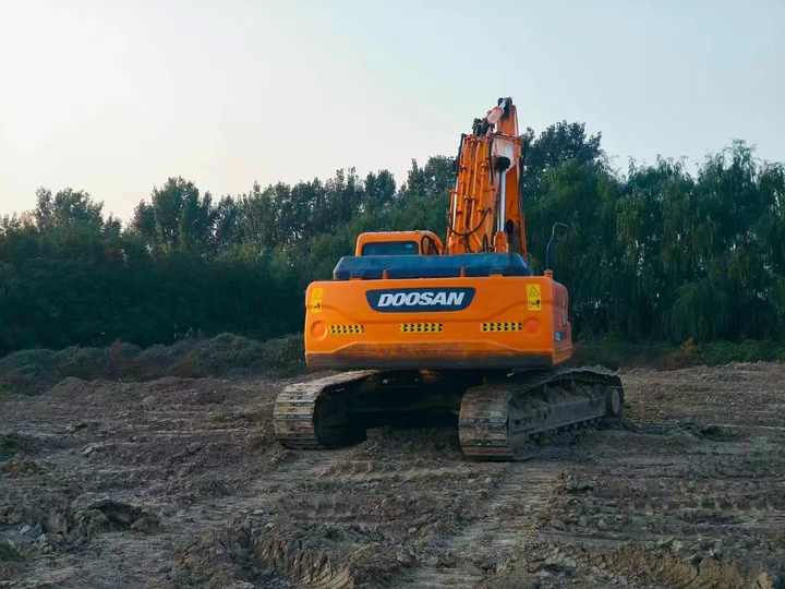 Used Doosan Dx300 2014 Model Excavator Second Hand Machine Popular Brand Korean Doosan Hydraulic Machinery - מחפר סורק: תמונה 3 Used Doosan Dx300 2014 Model Excavator Second Hand Machine Popular Brand Korean Doosan Hydraulic Machinery - מחפר סורק: תמונה 3