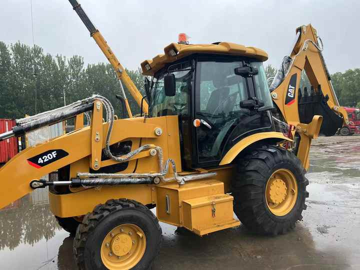 Used Wheel Loader CAT420F Caterpillar 420F Construction Machinery Mini Wheel Skid Steer Loader in Stock - מחפרון: תמונה 2 Used Wheel Loader CAT420F Caterpillar 420F Construction Machinery Mini Wheel Skid Steer Loader in Stock - מחפרון: תמונה 2