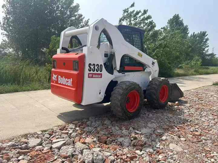 Very Low Price American Brand Used Bobcat S330 Skid Steer Loader with Superior Performance for Sale S160/S180/S300 in Stock - מעמיס היגוי החלקה: תמונה 3 Very Low Price American Brand Used Bobcat S330 Skid Steer Loader with Superior Performance for Sale S160/S180/S300 in Stock - מעמיס היגוי החלקה: תמונה 3