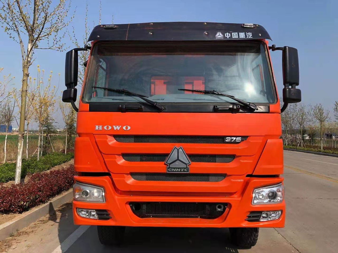 Howo China Brand Howo Dump 12 Wheeler 8x4 6x4 6 4 Sinotruk 371 Hp 375hp Sino Mine Tipper Truck for Sale - משאית: תמונה 5 Howo China Brand Howo Dump 12 Wheeler 8x4 6x4 6 4 Sinotruk 371 Hp 375hp Sino Mine Tipper Truck for Sale - משאית: תמונה 5