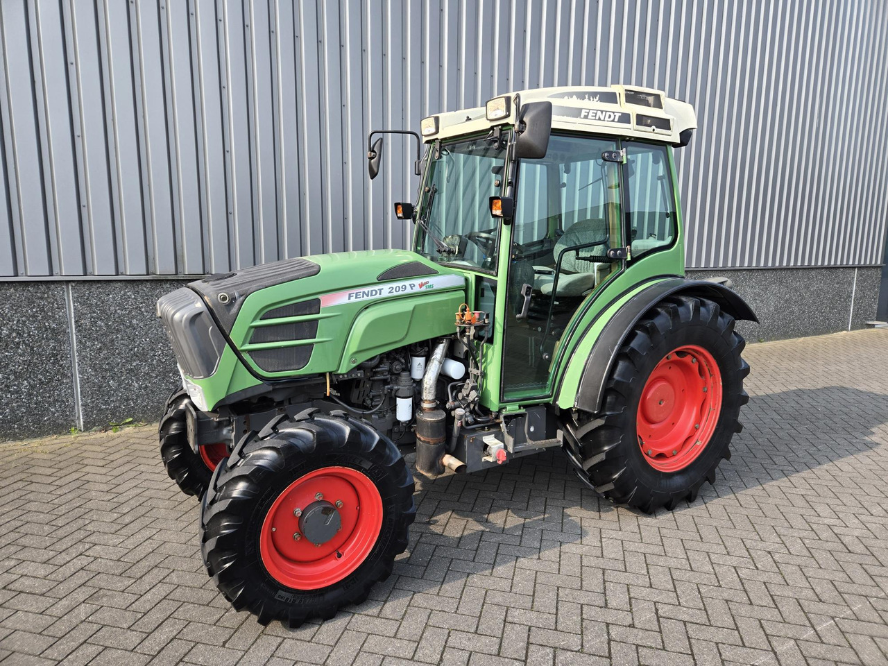 Fendt 209P - טרקטור חקלאי: תמונה 1 Fendt 209P - טרקטור חקלאי: תמונה 1