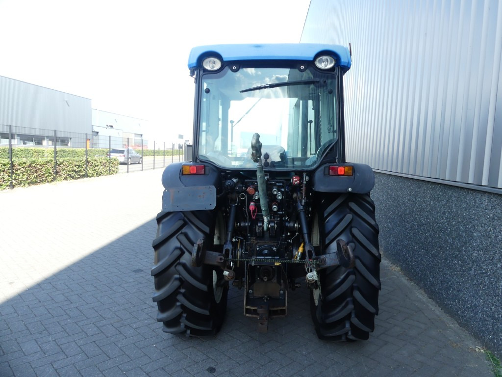 NEW HOLLAND T4040F - טרקטור קומפקטי: תמונה 4 NEW HOLLAND T4040F - טרקטור קומפקטי: תמונה 4