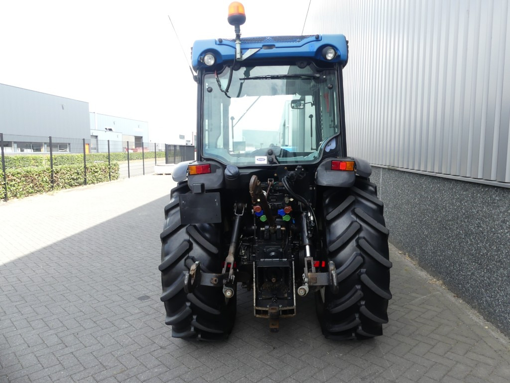 New Holland T4.100F - טרקטור קומפקטי: תמונה 4 New Holland T4.100F - טרקטור קומפקטי: תמונה 4