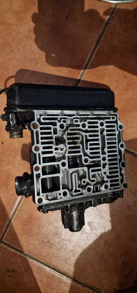 Płyta cewek rozdzielacz Deutz Fahr Same Lamborghini 0441_6824 - חלקי חילוף עבור מכונה חקלאית: תמונה 1 Płyta cewek rozdzielacz Deutz Fahr Same Lamborghini 0441_6824 - חלקי חילוף עבור מכונה חקלאית: תמונה 1