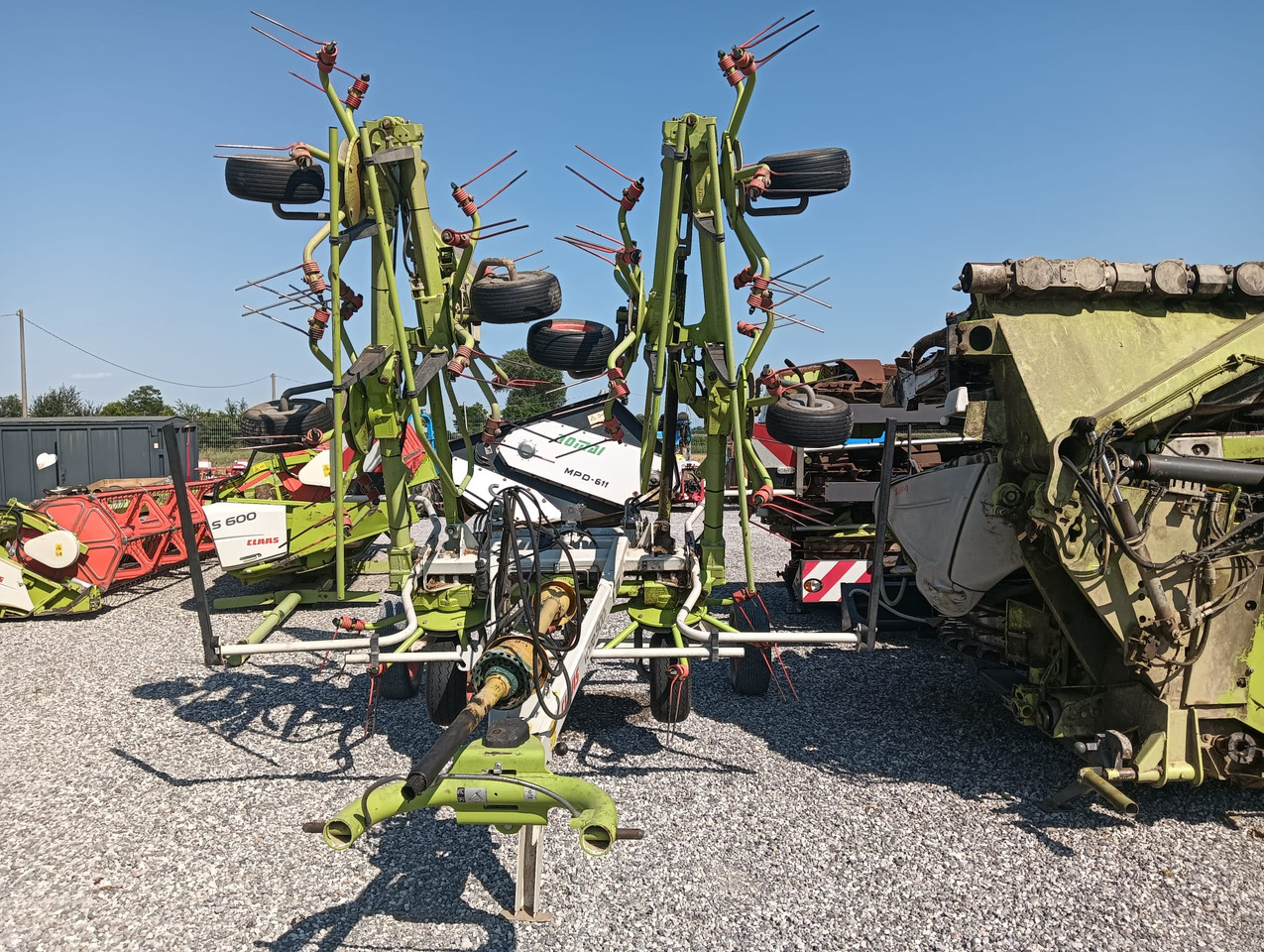 CLAAS VOLTO 900 T - גורף/ מגרפה: תמונה 1 CLAAS VOLTO 900 T - גורף/ מגרפה: תמונה 1