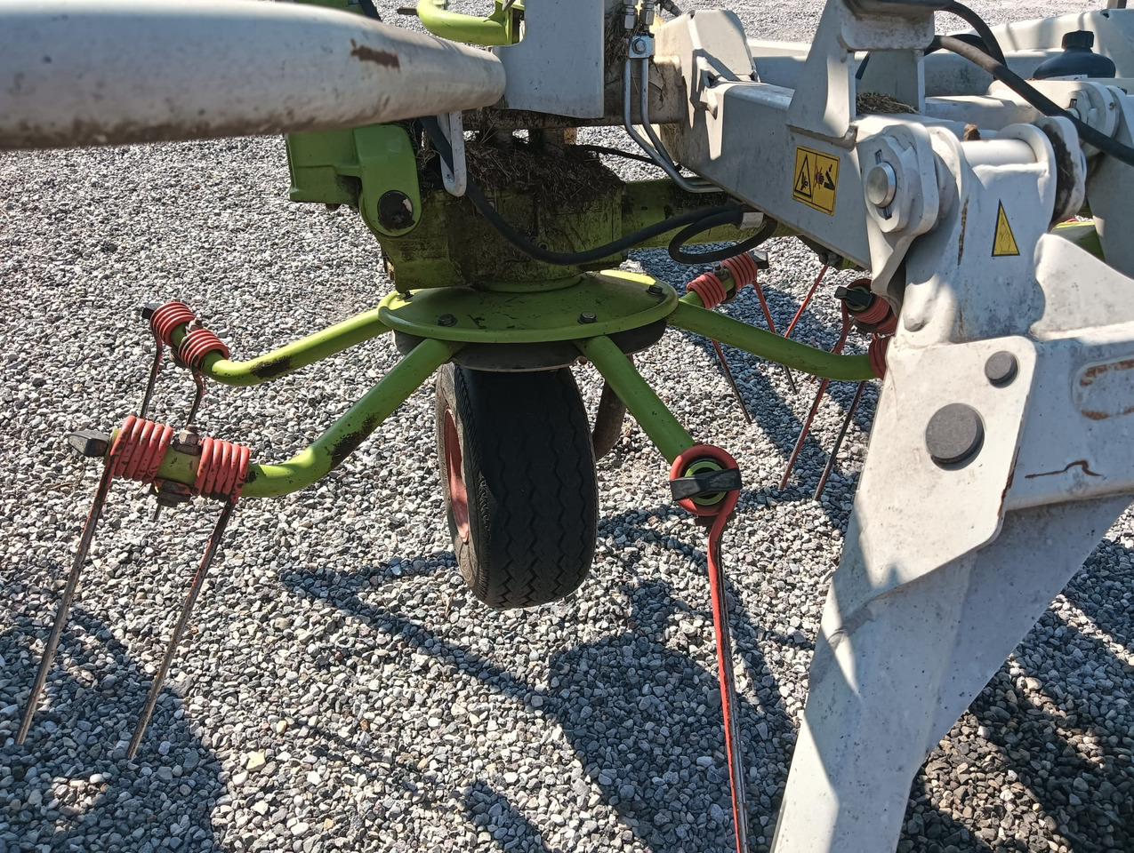 CLAAS VOLTO 900 T - גורף/ מגרפה: תמונה 3 CLAAS VOLTO 900 T - גורף/ מגרפה: תמונה 3