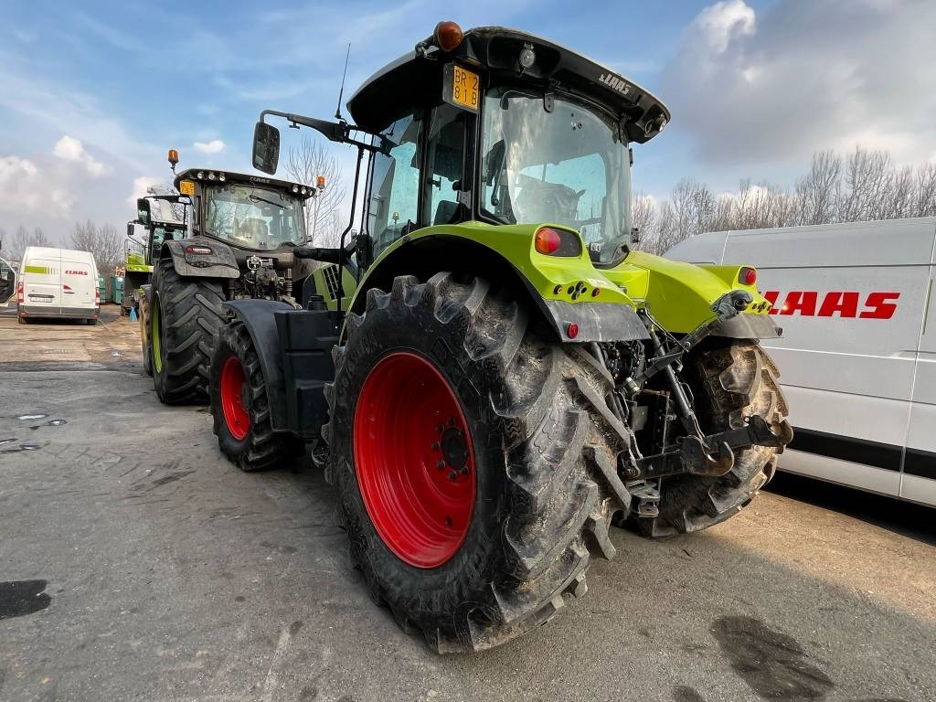 Claas Arion 650 - טרקטור חקלאי: תמונה 2 Claas Arion 650 - טרקטור חקלאי: תמונה 2