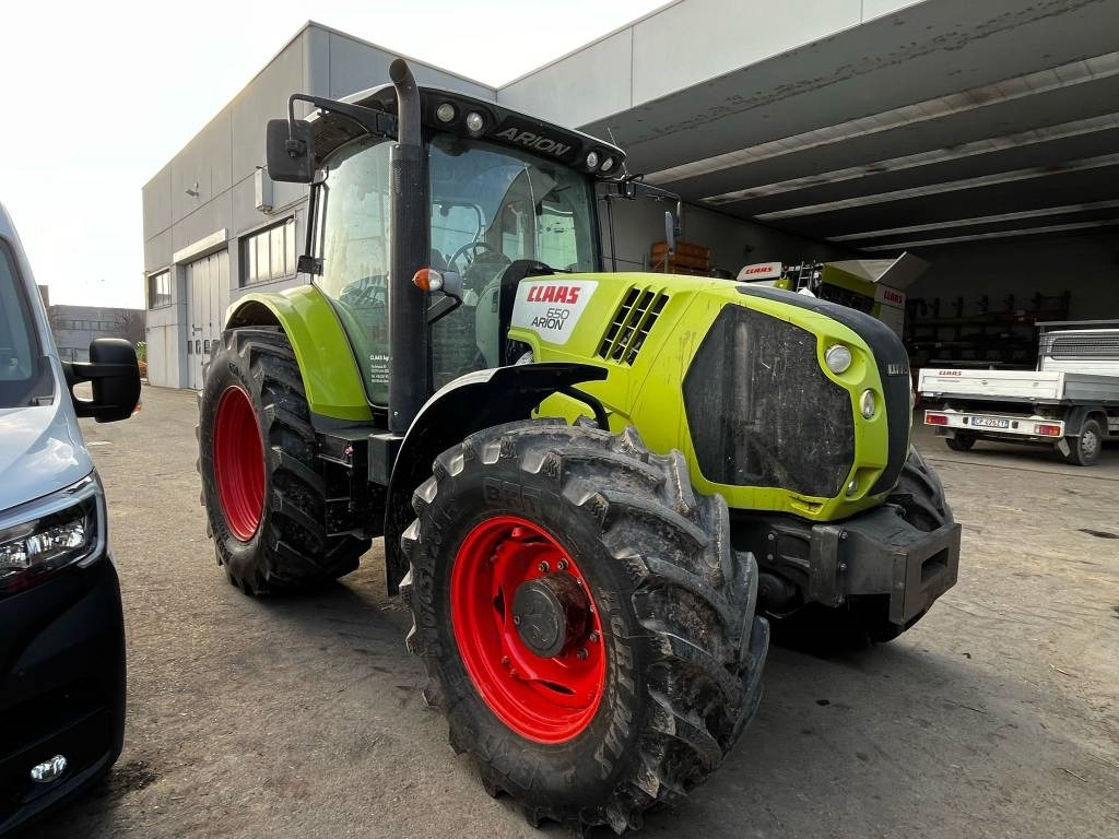 Claas Arion 650 - טרקטור חקלאי: תמונה 1 Claas Arion 650 - טרקטור חקלאי: תמונה 1
