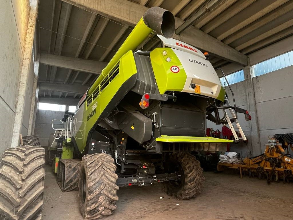 Claas LEXION 760 TT RISO - מקצרת קומבינה: תמונה 2 Claas LEXION 760 TT RISO - מקצרת קומבינה: תמונה 2