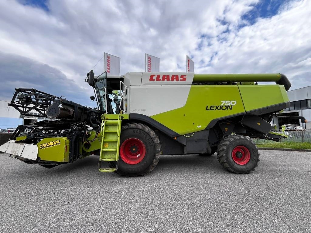 Claas Lexion 750 - מקצרת קומבינה: תמונה 1 Claas Lexion 750 - מקצרת קומבינה: תמונה 1