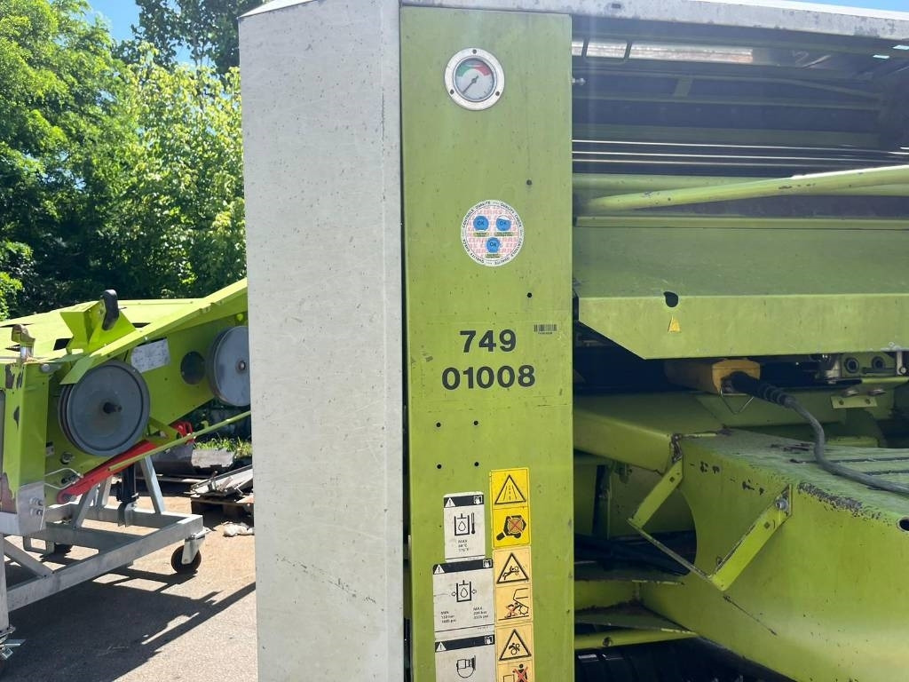 Claas Rollant 240 - מכונת צרור עגולה: תמונה 2 Claas Rollant 240 - מכונת צרור עגולה: תמונה 2