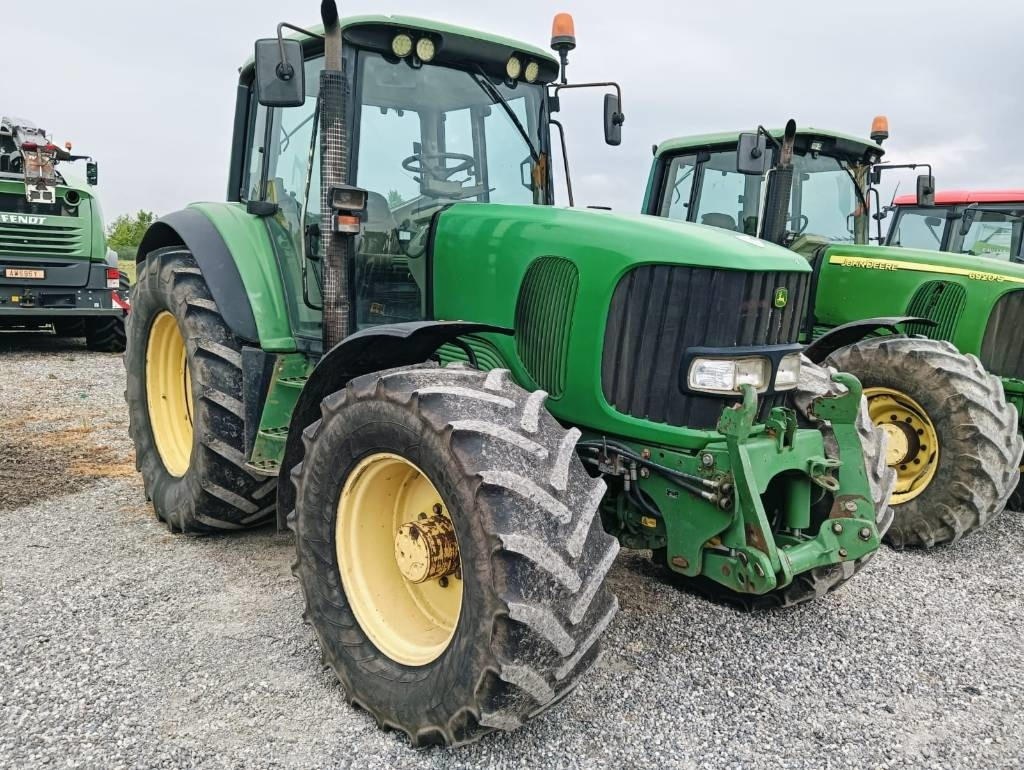 טרקטור חקלאי John Deere 6820: תמונה 1