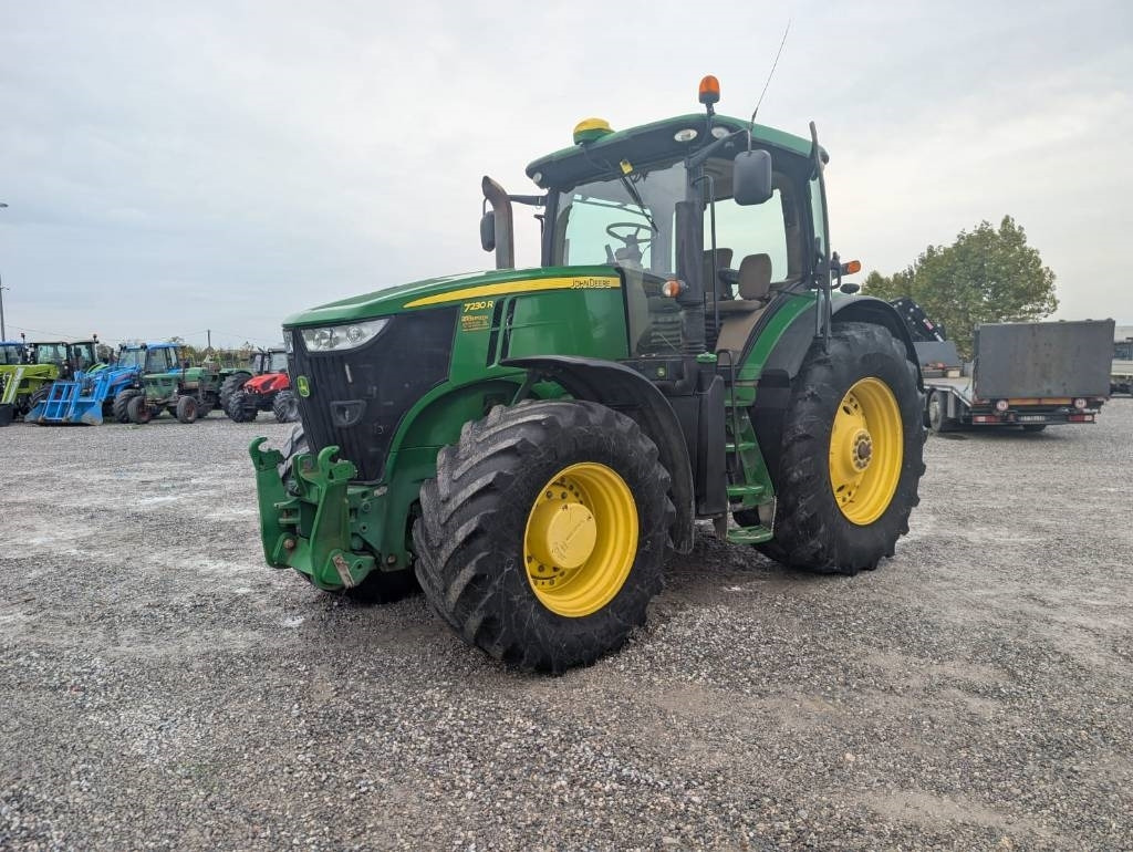 John Deere 7230 R - טרקטור חקלאי: תמונה 3 John Deere 7230 R - טרקטור חקלאי: תמונה 3