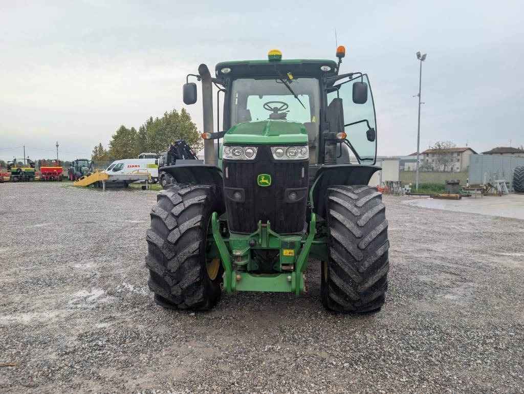 John Deere 7230 R - טרקטור חקלאי: תמונה 2 John Deere 7230 R - טרקטור חקלאי: תמונה 2