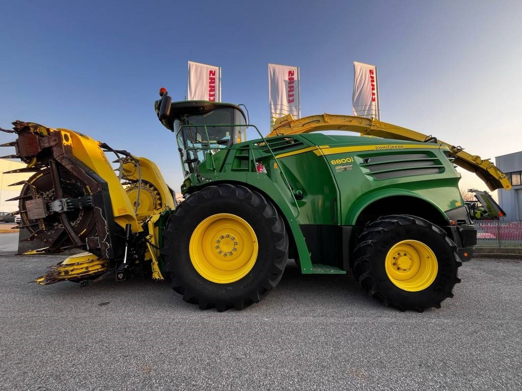 John Deere 8800 - מקצרת מספוא: תמונה 2 John Deere 8800 - מקצרת מספוא: תמונה 2