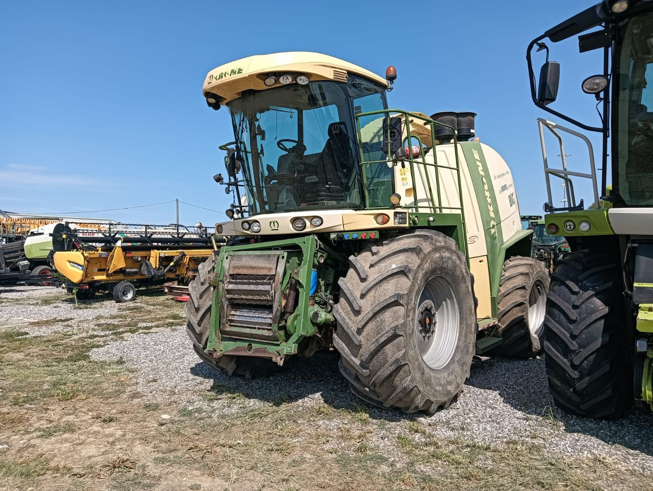 KRONE BIG X 850 - מקצרת מספוא: תמונה 3 KRONE BIG X 850 - מקצרת מספוא: תמונה 3