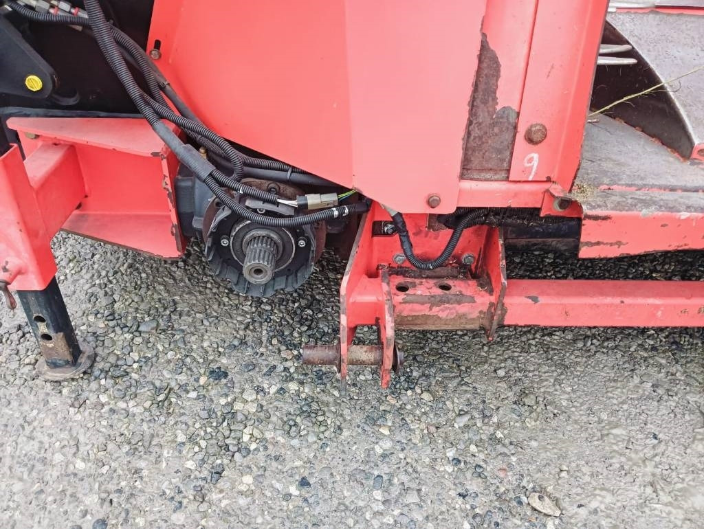 Kemper 460 - ציוד חציר ומספוא: תמונה 3 Kemper 460 - ציוד חציר ומספוא: תמונה 3