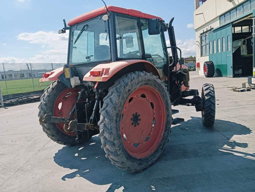 Kubota M 128 X - טרקטור חקלאי: תמונה 4 Kubota M 128 X - טרקטור חקלאי: תמונה 4