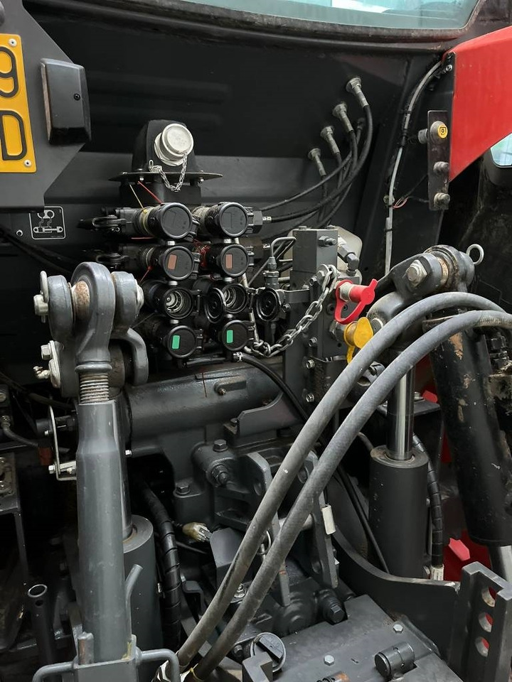 Kubota M 6-141 - טרקטור חקלאי: תמונה 3 Kubota M 6-141 - טרקטור חקלאי: תמונה 3