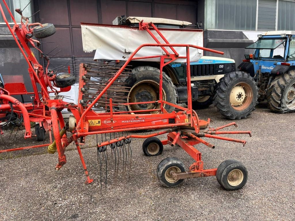 Kuhn GA 4121 G M - גורף/ מגרפה: תמונה 1 Kuhn GA 4121 G M - גורף/ מגרפה: תמונה 1