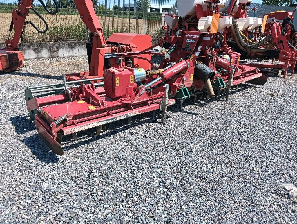 Kverneland NG-H101F30 - משדדה: תמונה 1 Kverneland NG-H101F30 - משדדה: תמונה 1