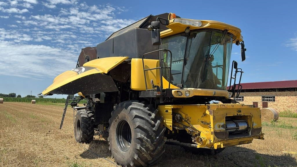 New Holland CR 960 - מקצרת קומבינה: תמונה 1 New Holland CR 960 - מקצרת קומבינה: תמונה 1