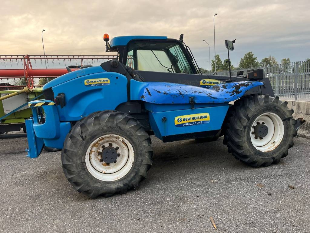 New Holland LM 430 - מפעיל טלסקופי: תמונה 1 New Holland LM 430 - מפעיל טלסקופי: תמונה 1