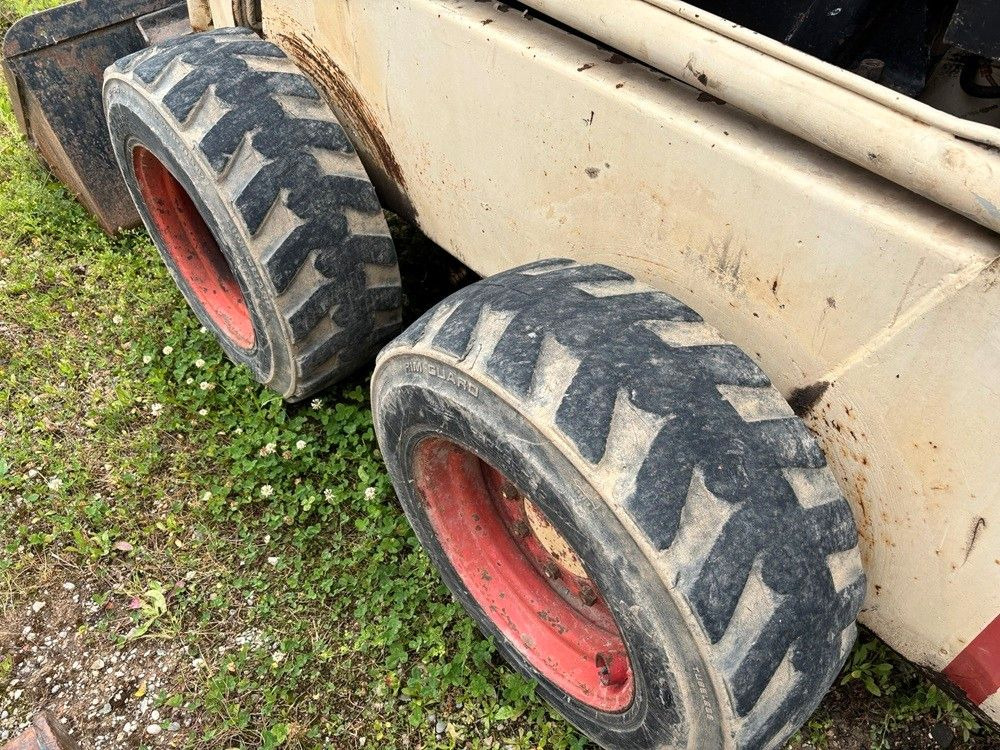 Bobcat 825 - מעמיס גלגלים: תמונה 3 Bobcat 825 - מעמיס גלגלים: תמונה 3