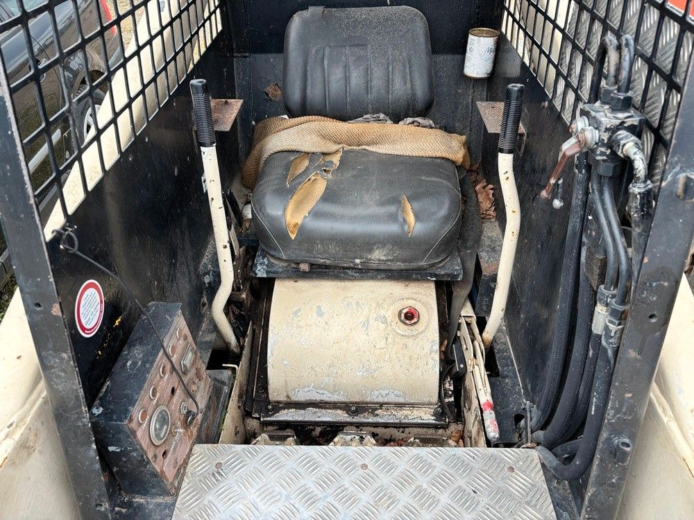 Bobcat 825 - מעמיס גלגלים: תמונה 4 Bobcat 825 - מעמיס גלגלים: תמונה 4