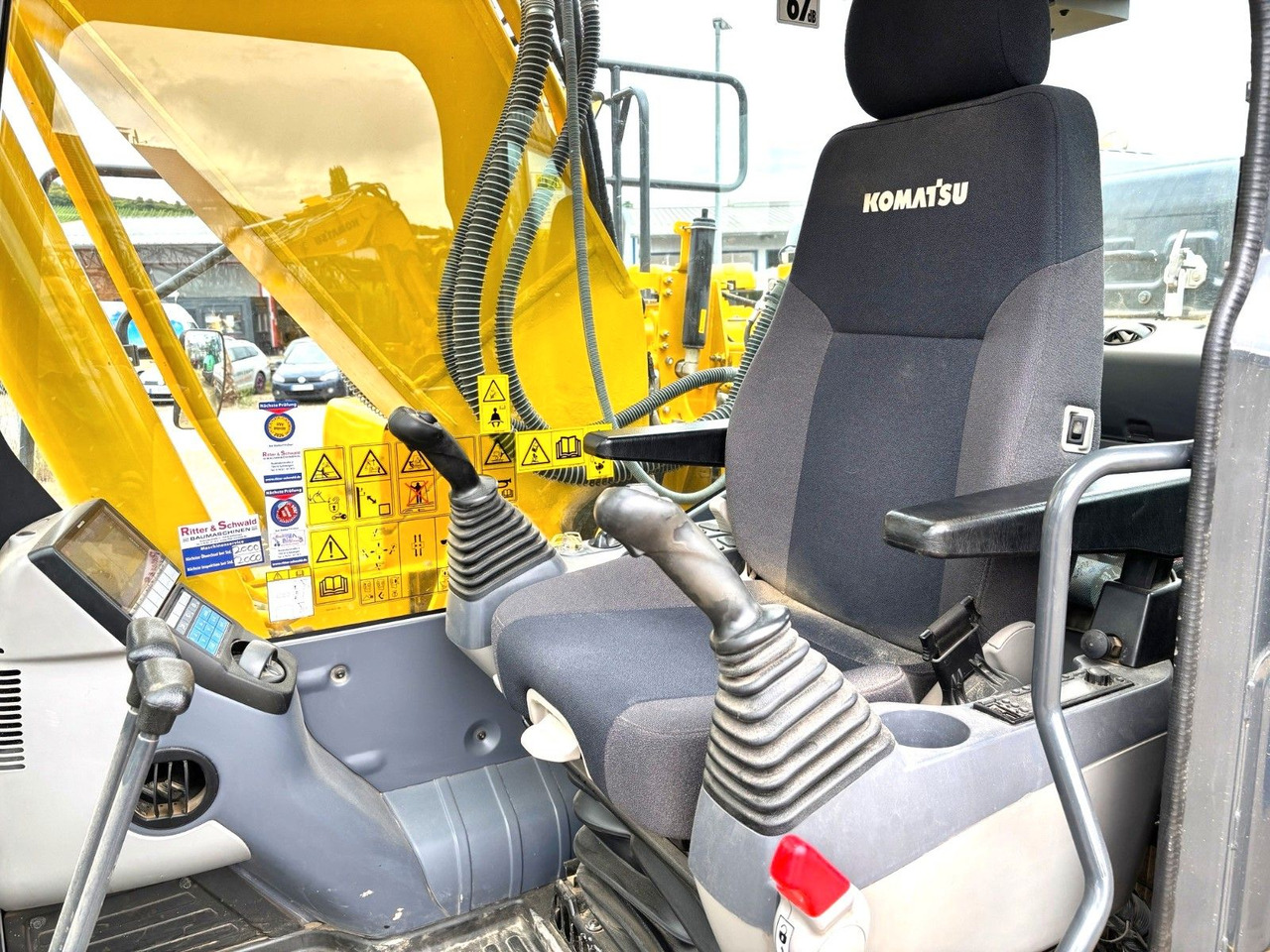 Komatsu PC210LC-11E0 - מחפר סורק: תמונה 3 Komatsu PC210LC-11E0 - מחפר סורק: תמונה 3