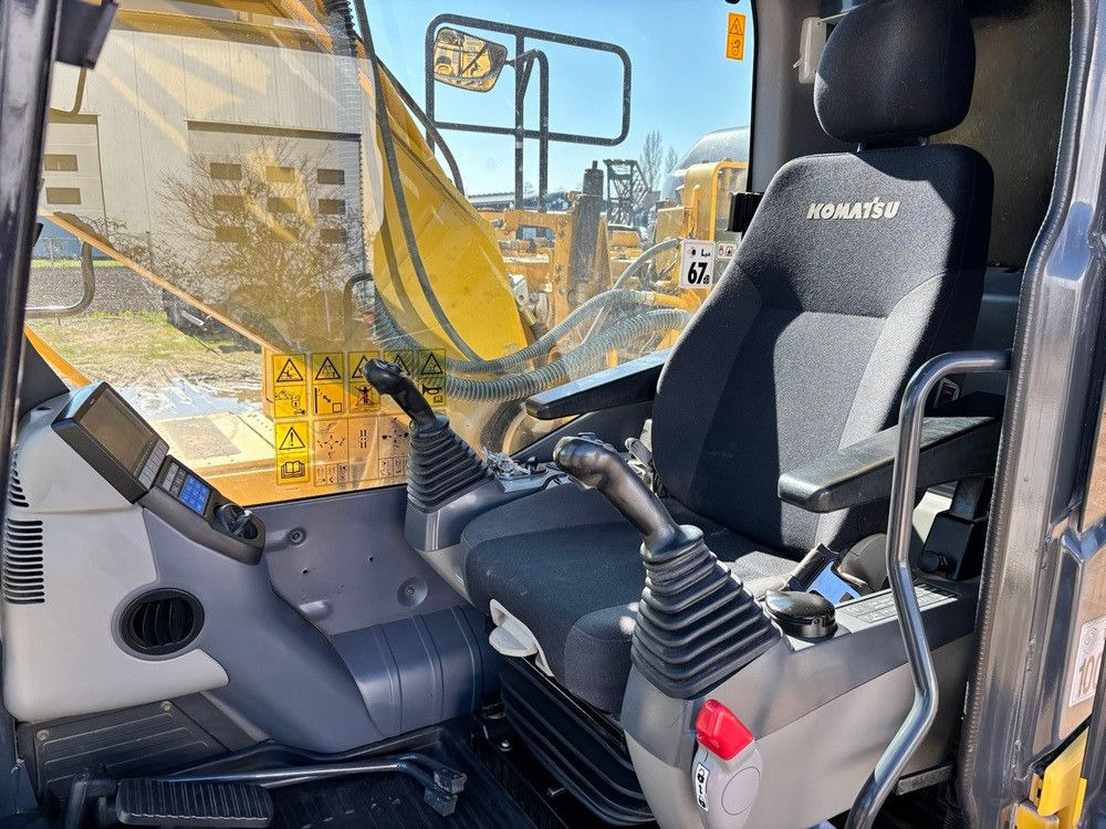 Komatsu PC210LC-11 - מחפר סורק: תמונה 4 Komatsu PC210LC-11 - מחפר סורק: תמונה 4