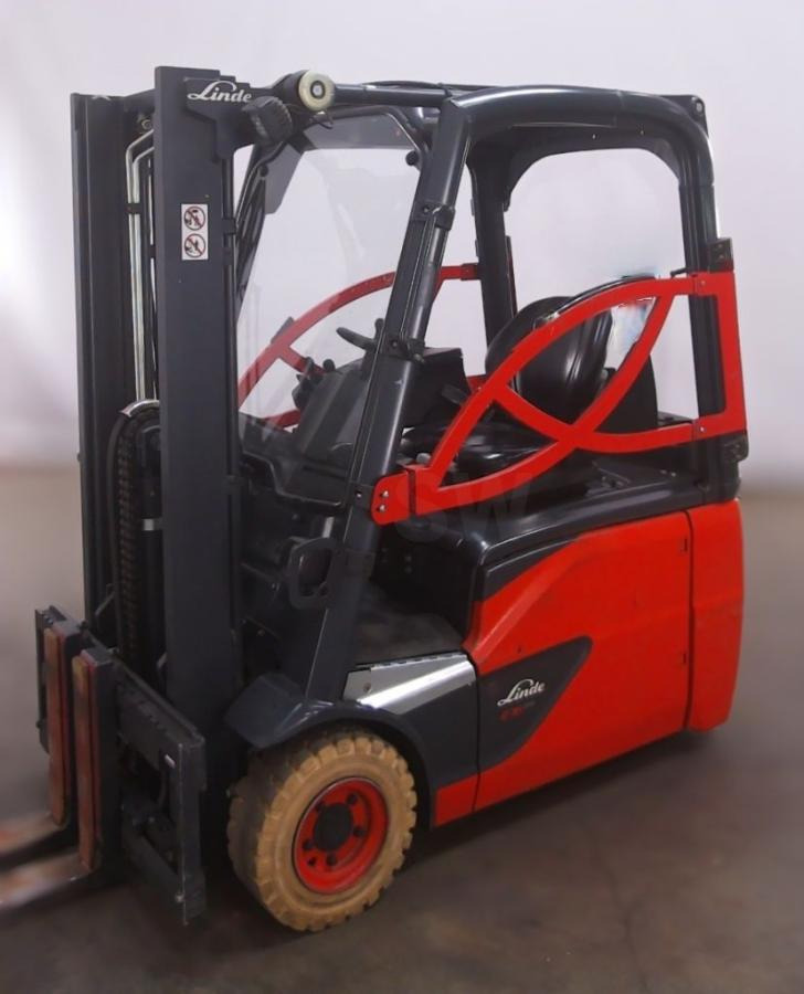 Fenwick E16 - מלגזה חשמלית: תמונה 1 Fenwick E16 - מלגזה חשמלית: תמונה 1