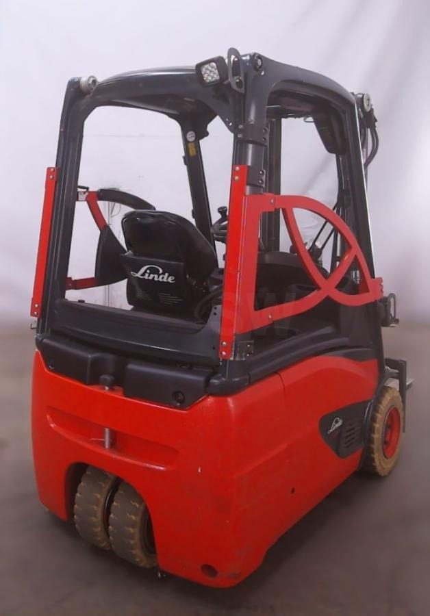 Fenwick E16 - מלגזה חשמלית: תמונה 2 Fenwick E16 - מלגזה חשמלית: תמונה 2