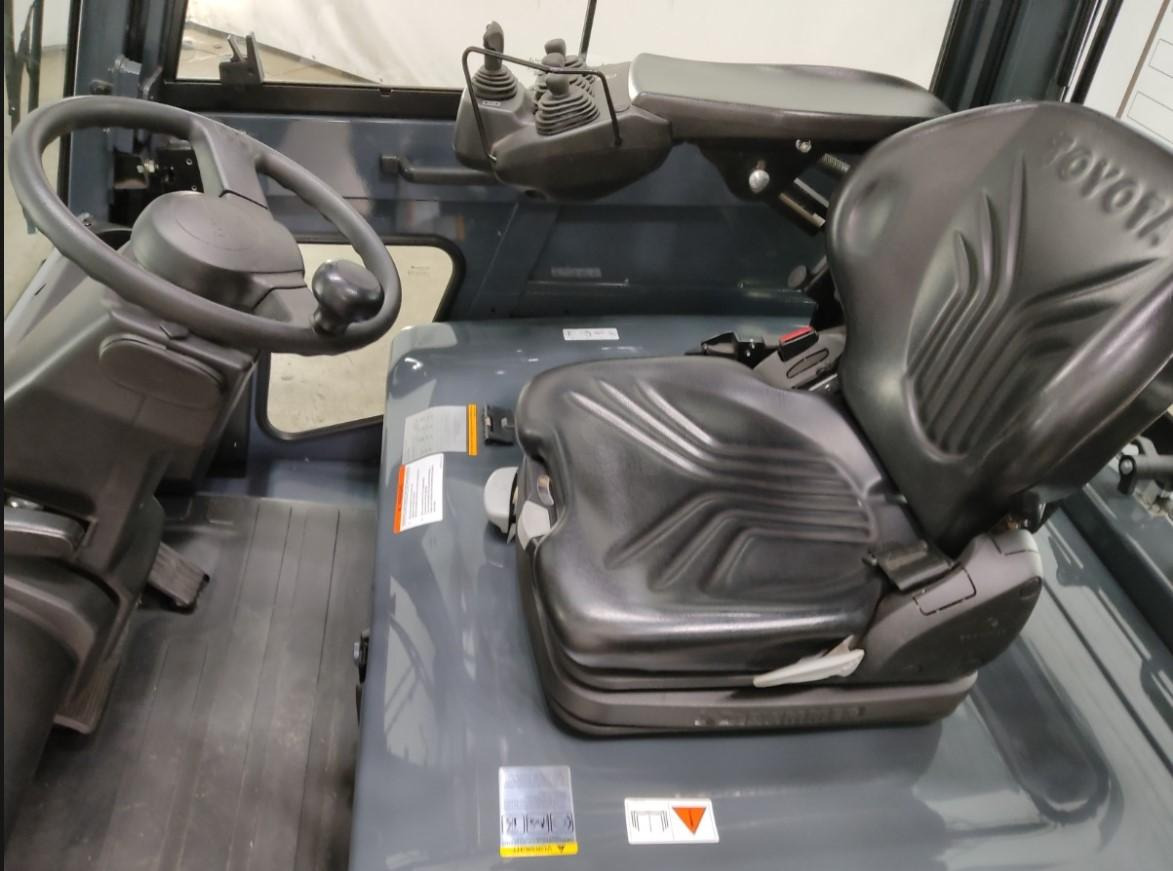 Toyota - מלגזה חשמלית: תמונה 3 Toyota - מלגזה חשמלית: תמונה 3